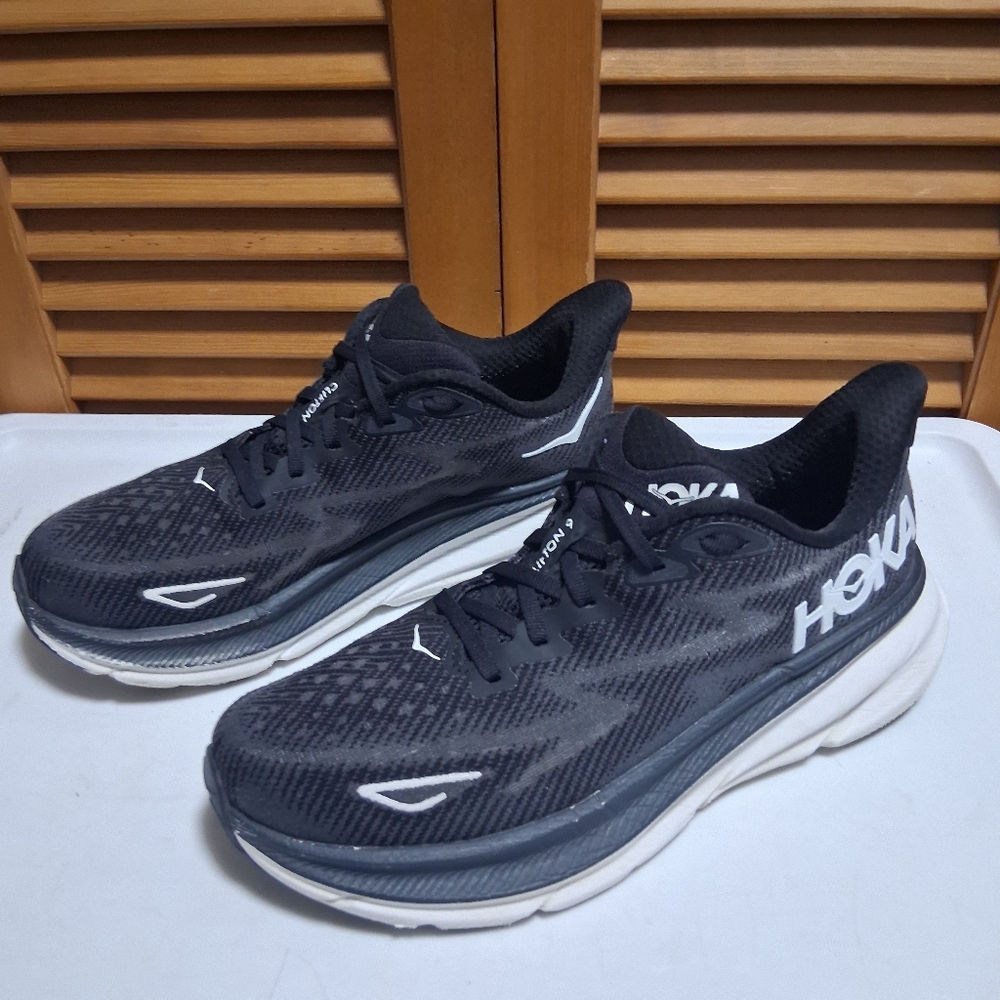 Hoka Clifton 9 Women's Running Shoe * Size: 9.5B - Picture 2 of 8